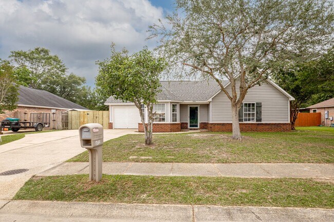 Building Photo - Freshly Renovated Rental Property