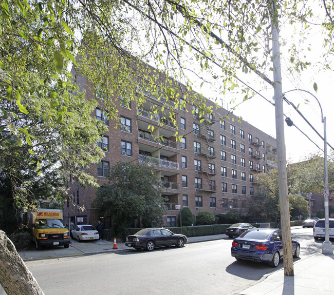 Building Photo - 1535 E 14th St