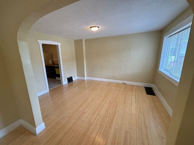 Foto del edificio - 602-604 S Park St DUPLEX