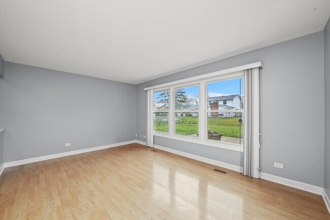 Foto del edificio - 8218 N Carrolton Ct