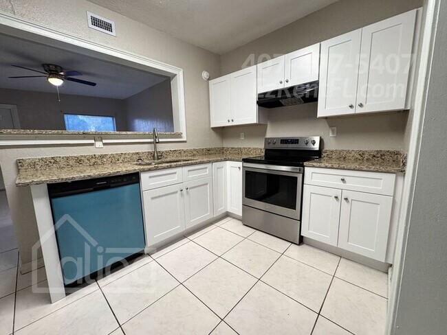 Foto del edificio - 4802 Burgundy Ln