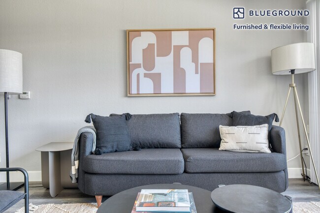 Foto del edificio - 12427 W Jefferson Blvd