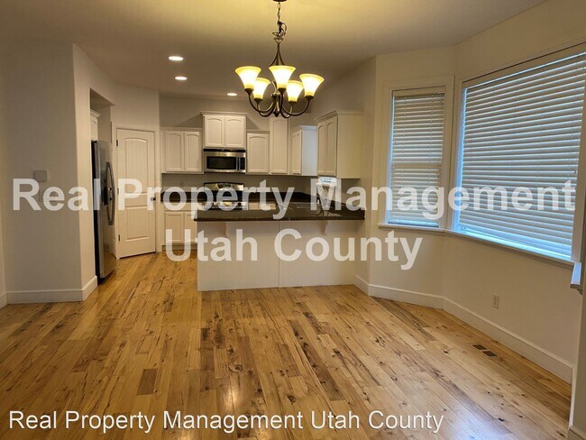 Foto del edificio - 4 br, 3 bath House - 1769 S 700 W