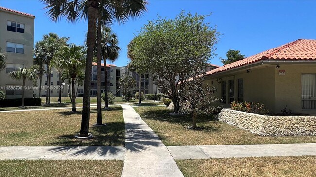 Building Photo - 1830 SW 81st Ave