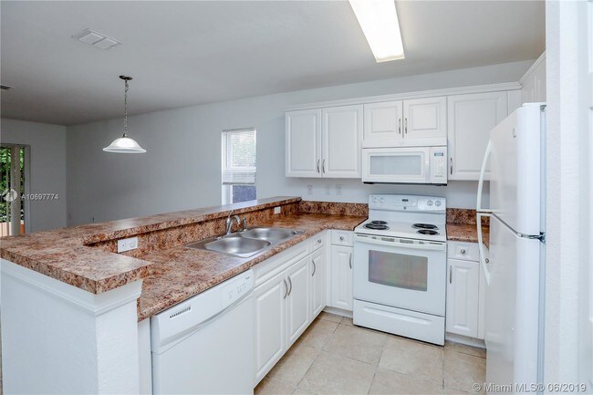 Building Photo - 4011 Oak Landing Dr