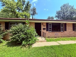 Building Photo - 209 Flintridge Dr