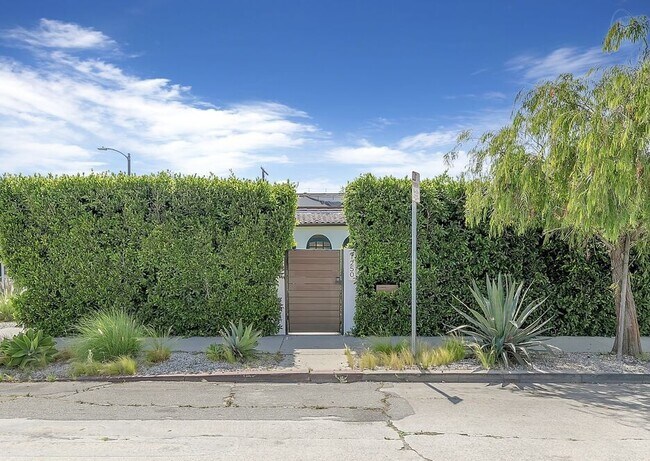 Foto del edificio - 1250 S Mullen Ave