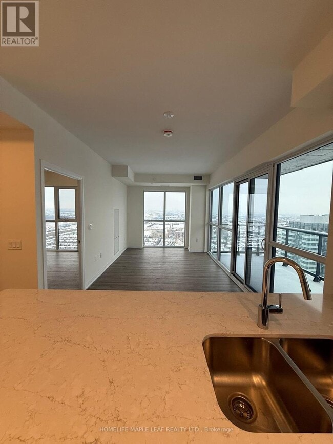 Building Photo - 15 Watergarden Dr