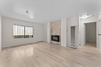 Building Photo - 392 Coronado Ave