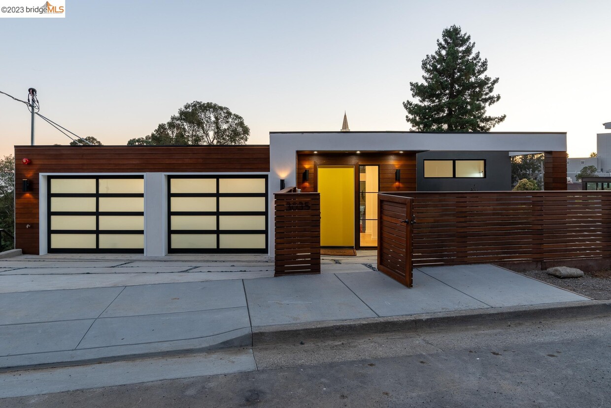 Foto principal - 3035 Monterey Blvd