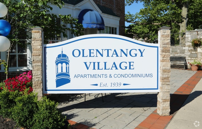 Building Photo - Olentangy Village