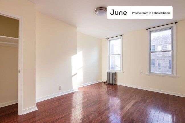 Foto del edificio - Room in Shared 3 bed/1 bath home