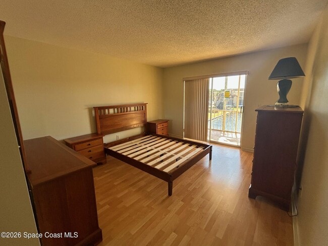 Foto del edificio - 2135 N Courtenay Pkwy