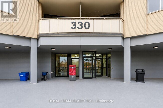 Photo du bâtiment - 330 Dixon Rd
