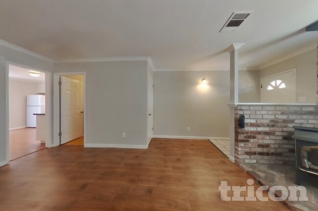 Building Photo - 331 El Dorado Dr
