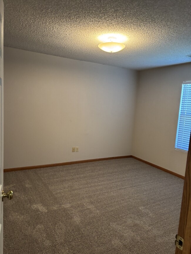 Building Photo - 2901 Russel Ct