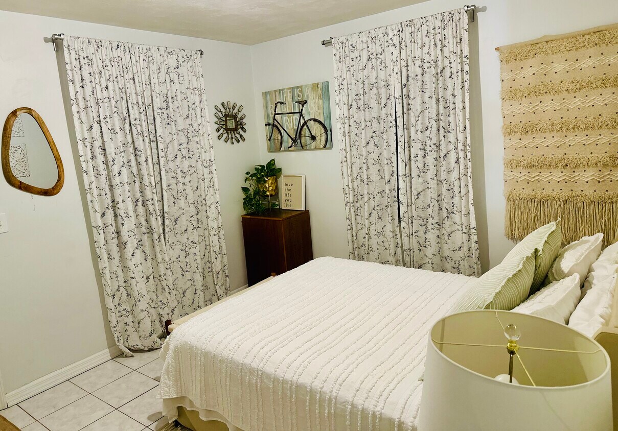 Foto principal - 1271 Bird Rd