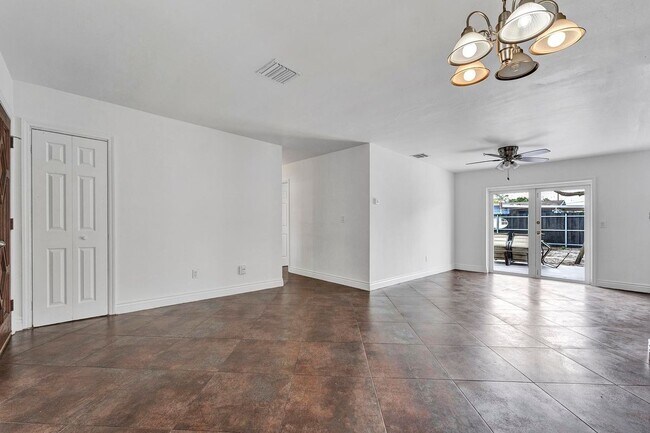 Building Photo - 9750 SW 74th St