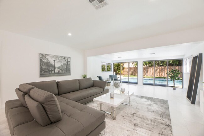 Foto del edificio - 3000 NE 21st Terrace