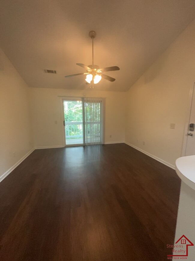 Building Photo - 430 Oriole Dr