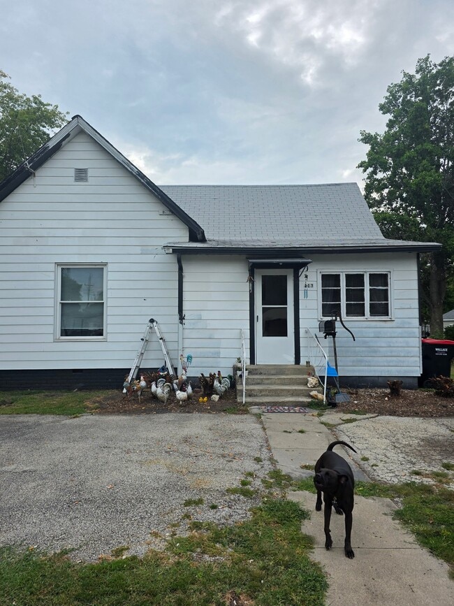 Building Photo - 113 S Poplar St