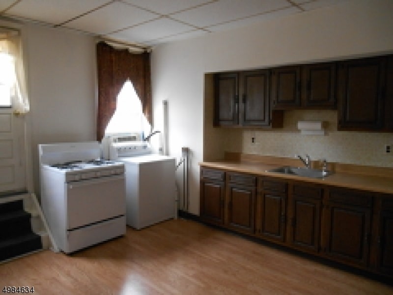 322 Ringwood Ave Unit 2, Pompton Lakes, NJ 07442 Room for Rent in