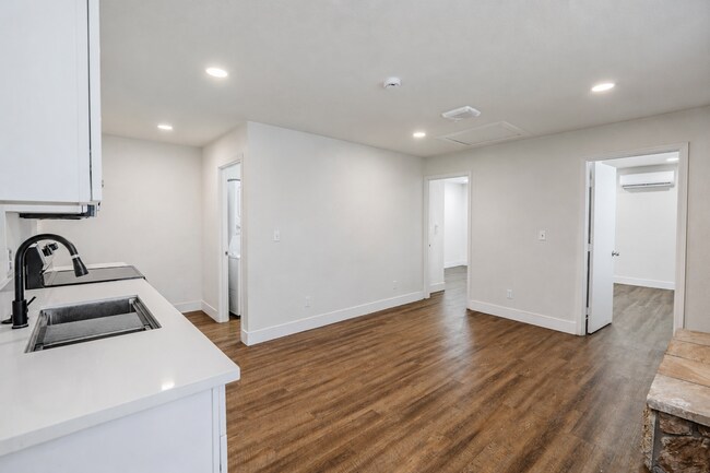 Foto del edificio - 8840 San Vicente Ave