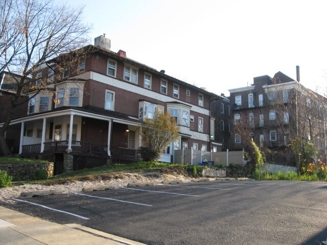 Building Photo - 5228-5232 Laurens St