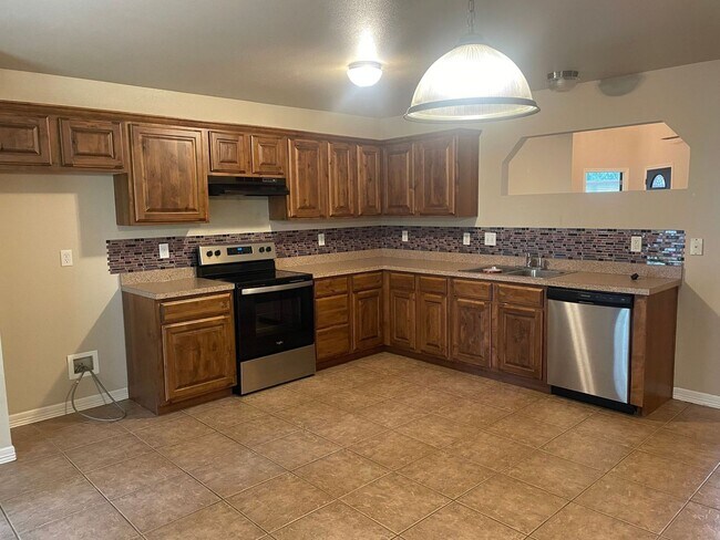 Building Photo - Sienna Estates 4 bedroom