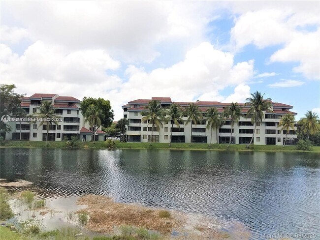 Foto del edificio - 8255 SW 152nd Ave