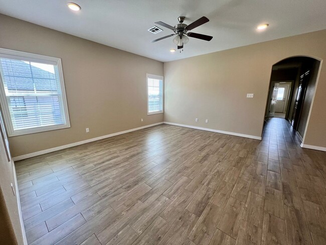 Building Photo - Beautiful Duplex in Chaffee Crossing! **As...