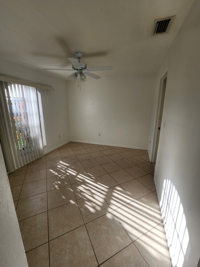 Building Photo - 2626 SW Santa Barbara Pl