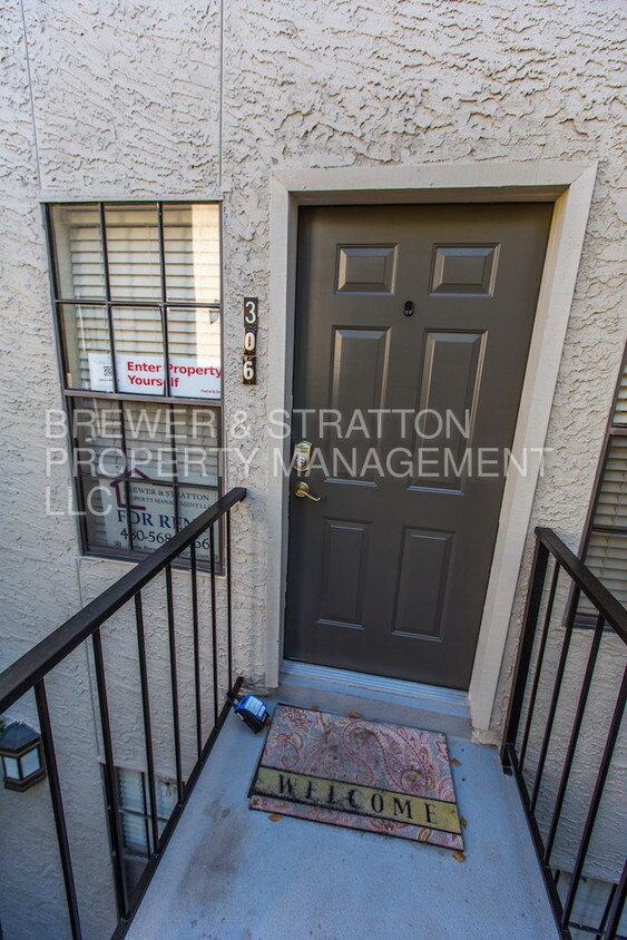 Primary Photo - 8020 E Thomas Rd