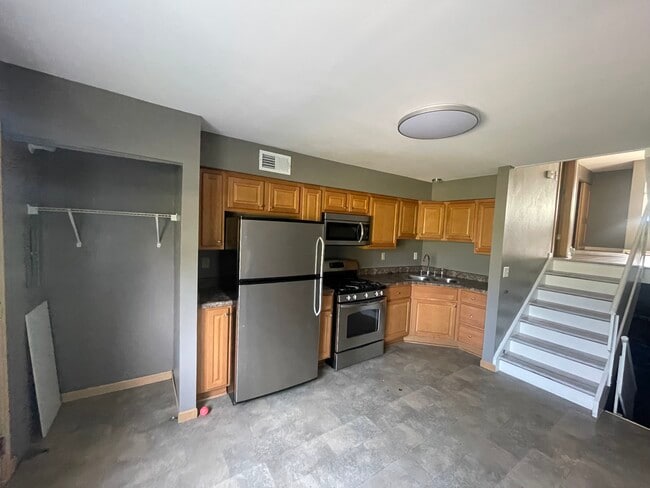 Building Photo - 8950 N 95th St