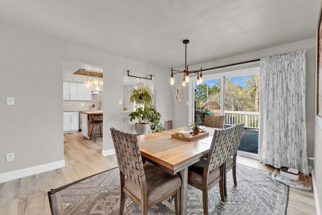 Building Photo - 4945 Brown Valley Ln