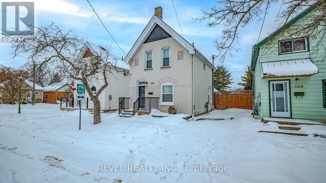 Photo du bâtiment - 128 Cayuga St