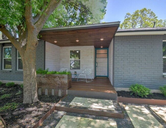 Foto del edificio - 6605 Clubway Ln