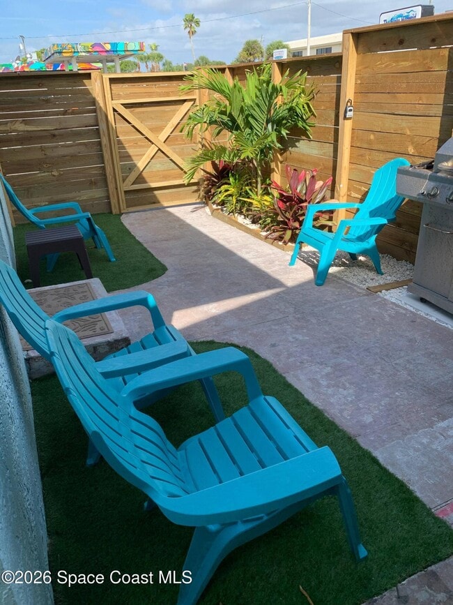 Building Photo - 365 N Orlando Ave