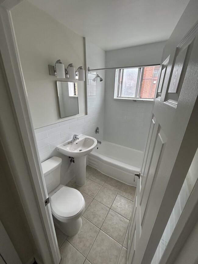 All New Bathroom - 1254 Fennell Av E