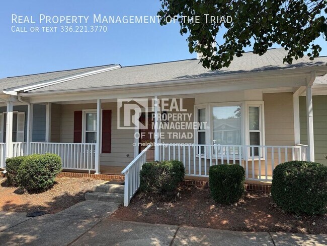 Foto del edificio - 814 Guilford College Rd
