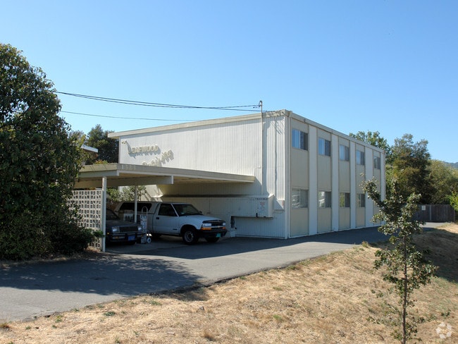 Building Photo - 1323 Leafwood Dr