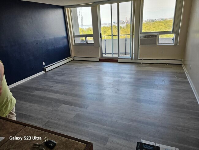 Foto del edificio - 11811 Lake Ave