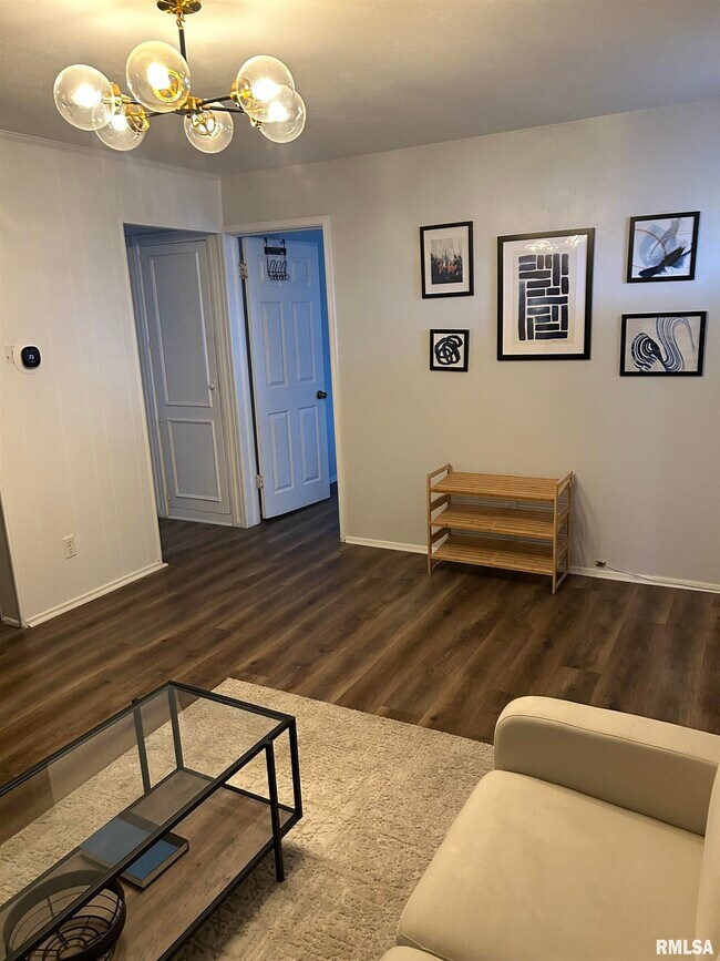 Foto del edificio - 5106 N Glen Elm Dr