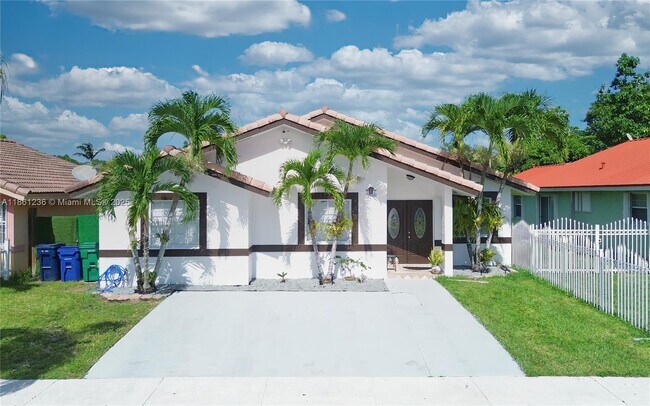 Foto del edificio - 18331 SW 135th Ave