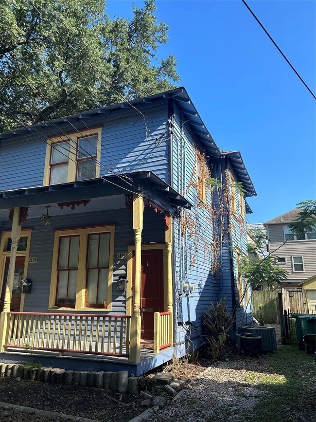 Foto del edificio - 2115 State St