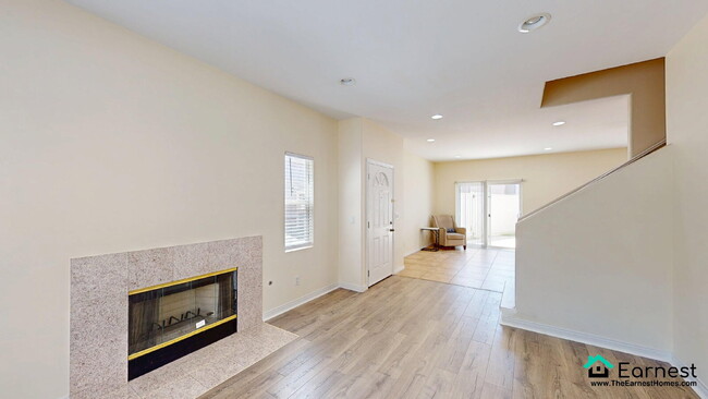 Foto del edificio - Bright & Stylish 4BR Townhouse with Privat...