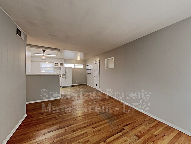 Foto del edificio - 2414 Maverick Ave