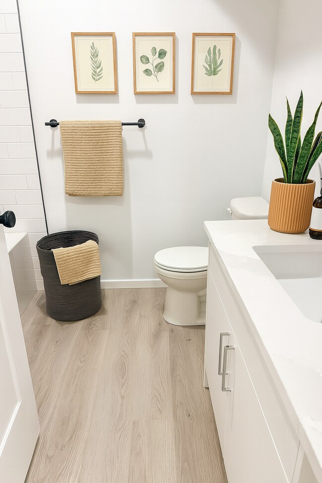 Photo du bâtiment - 7729-174A 174A Ave NW