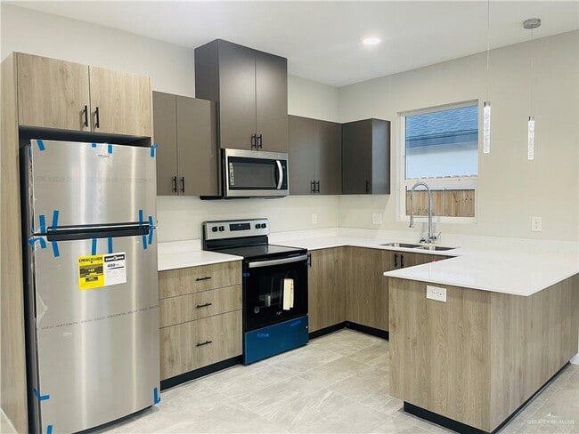 Building Photo - 13 Sugar Gdn Dr