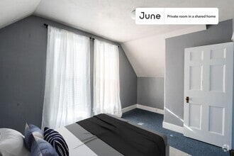 Building Photo - Private bedroom in 4 bed/1.5 bath Home